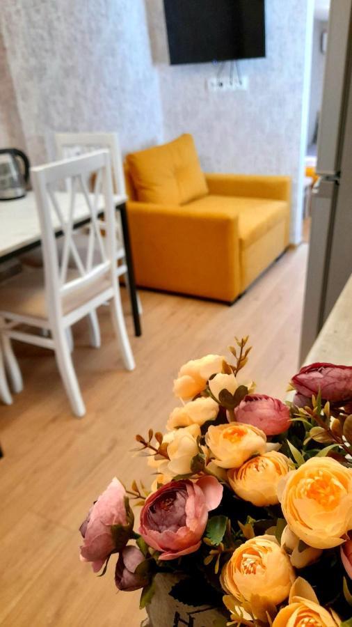 Yellow Apartment Tbilisi Esterno foto