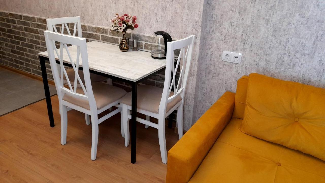 Yellow Apartment Tbilisi Esterno foto