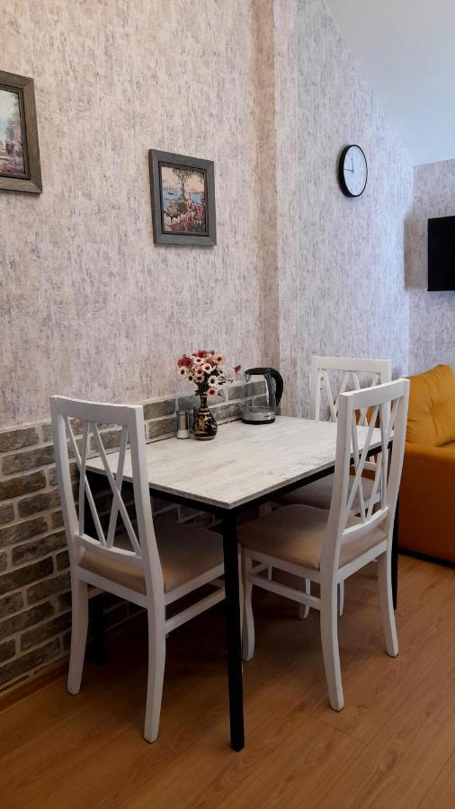 Yellow Apartment Tbilisi Esterno foto