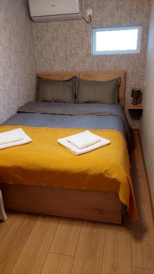 Yellow Apartment Tbilisi Esterno foto