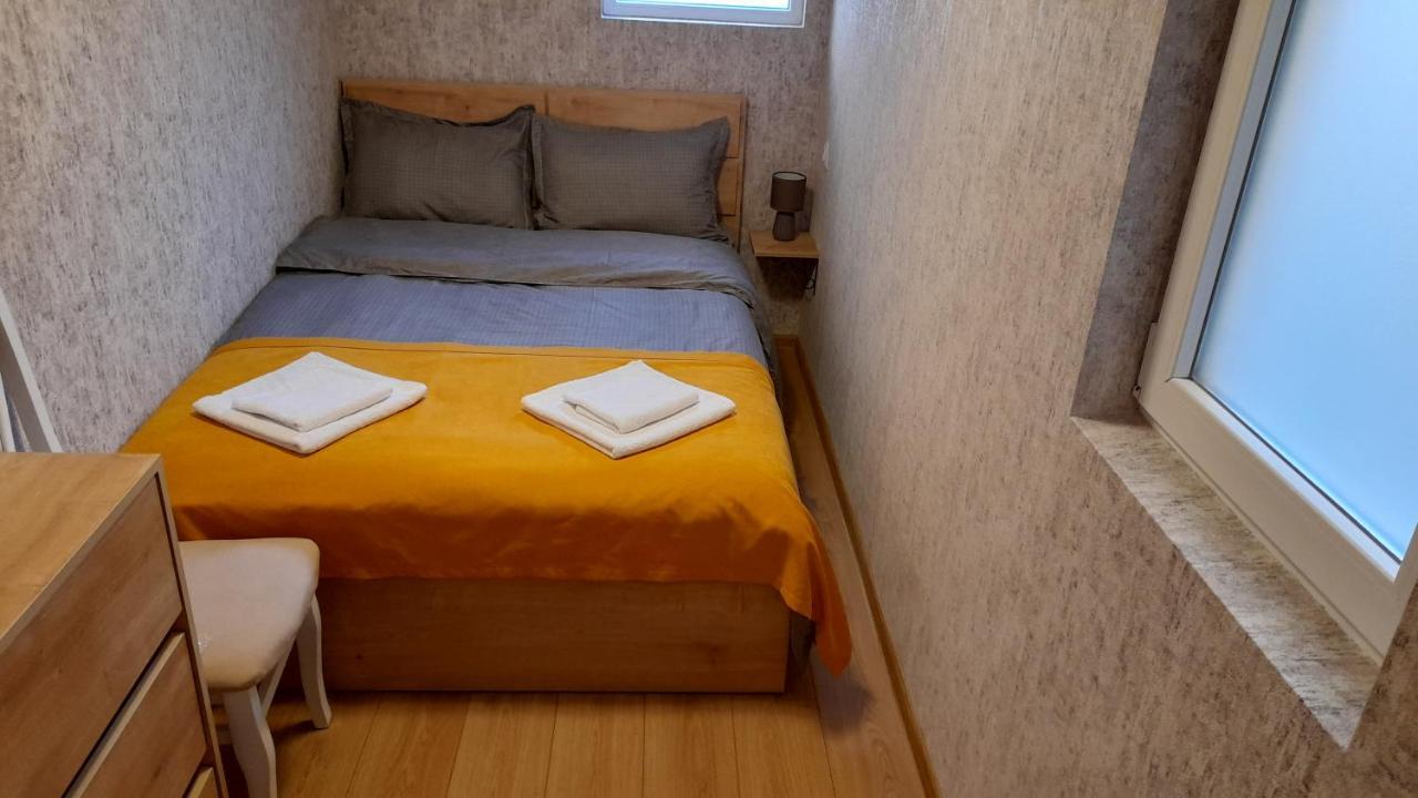 Yellow Apartment Tbilisi Esterno foto